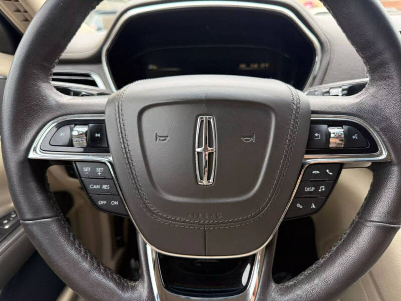 2018 Lincoln Continental Premiere