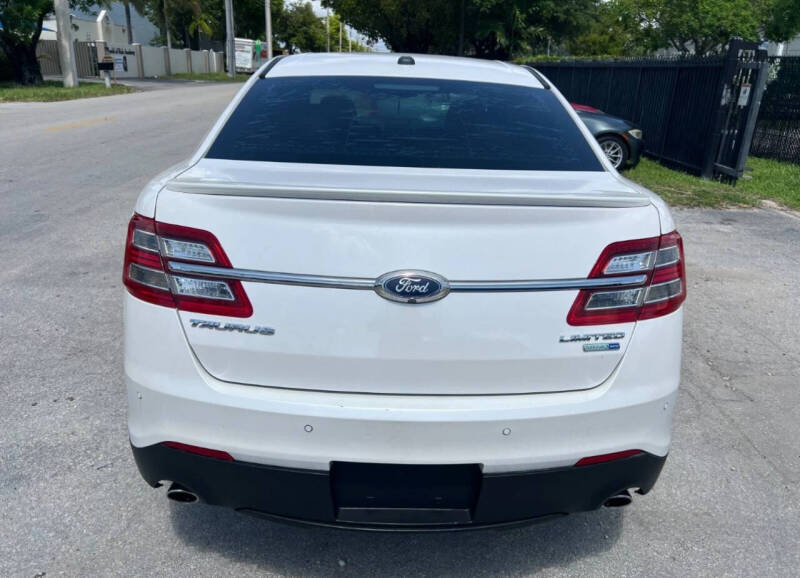 2018 Ford Taurus Limited