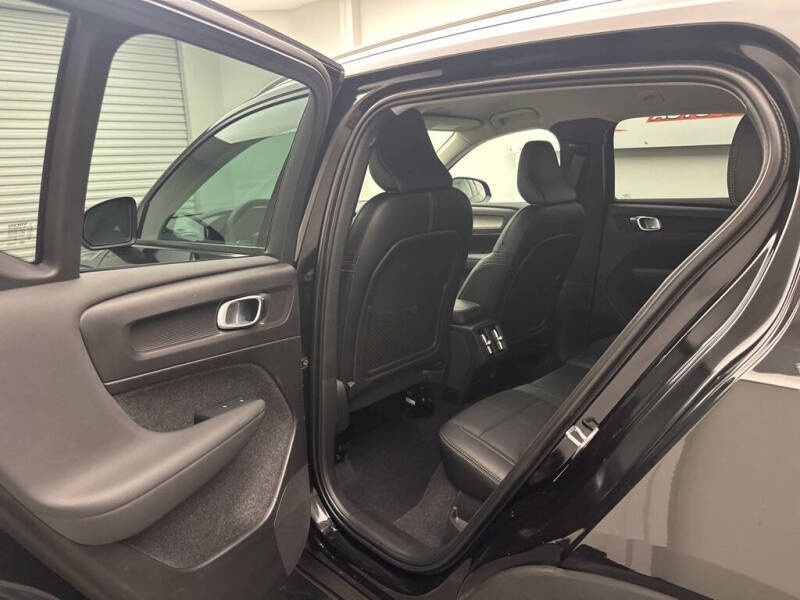 2023 Volvo XC40 B5 Core