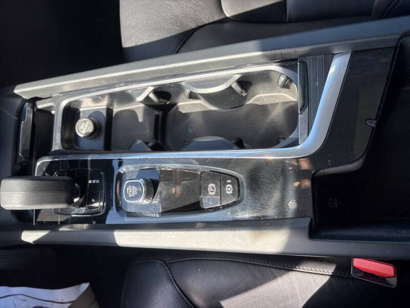 2023 Volvo XC60 B5 Core