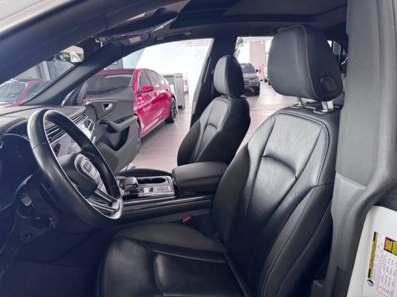 2019 Audi Q8 quattro Premium 55 TFSI