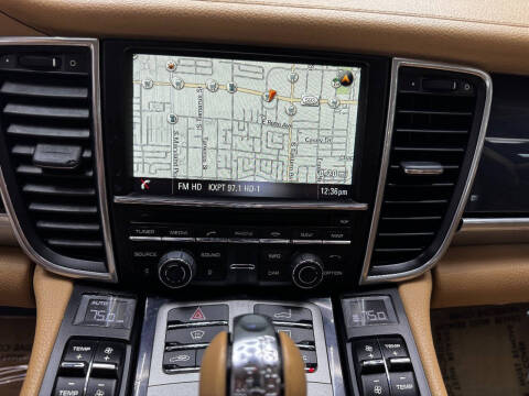 2015 Porsche Panamera 4