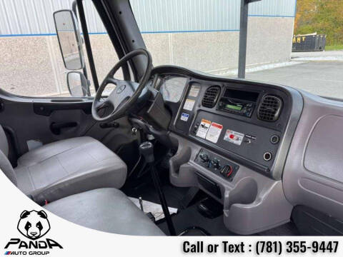 2012 Freightliner M2 106