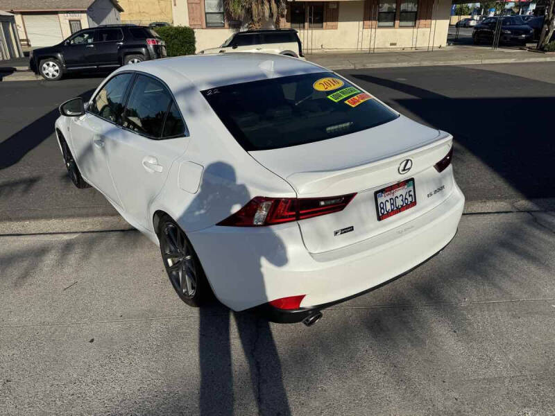 2016 Lexus IS 200t