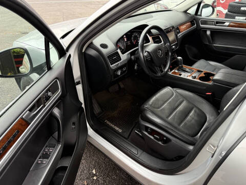 2012 Volkswagen Touareg TDI Lux