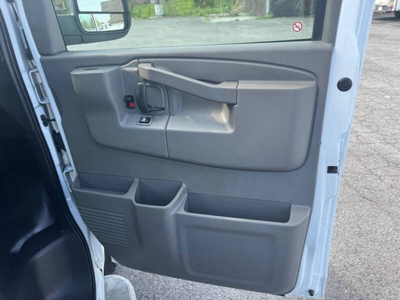 2021 GMC Savana 2500