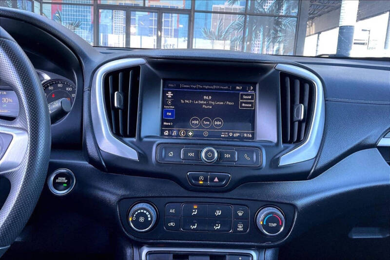 2023 GMC Terrain SLE