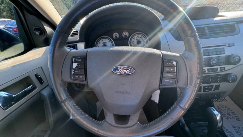 2008 Ford Focus SE photo 12