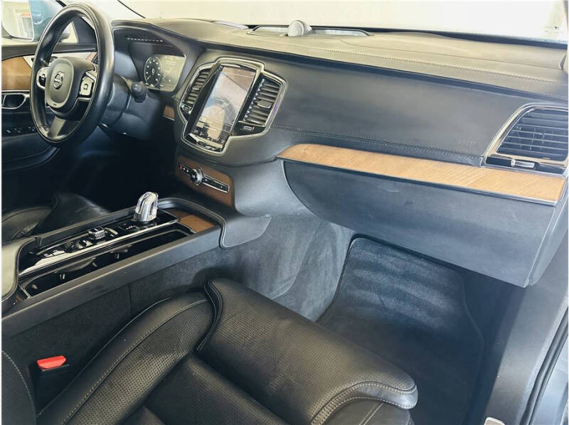 2016 Volvo XC90 T8 eAWD Inscription