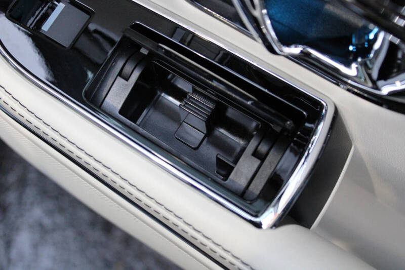 2019 Jaguar XJL Portfolio