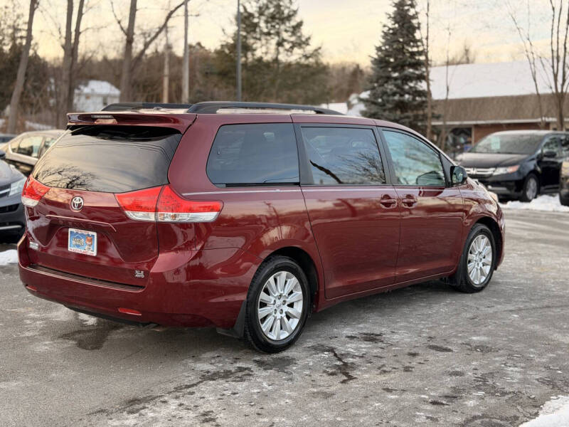 2014 Toyota Sienna XLE 7-Passenger