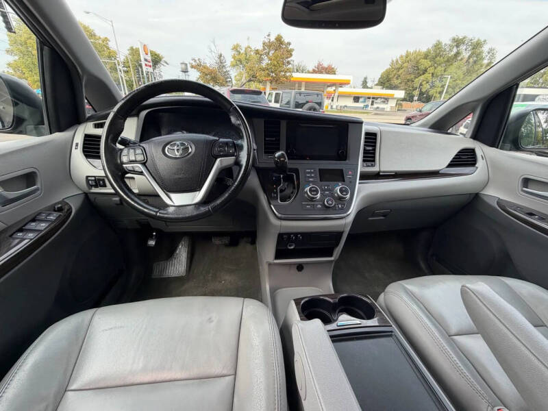 2015 Toyota Sienna