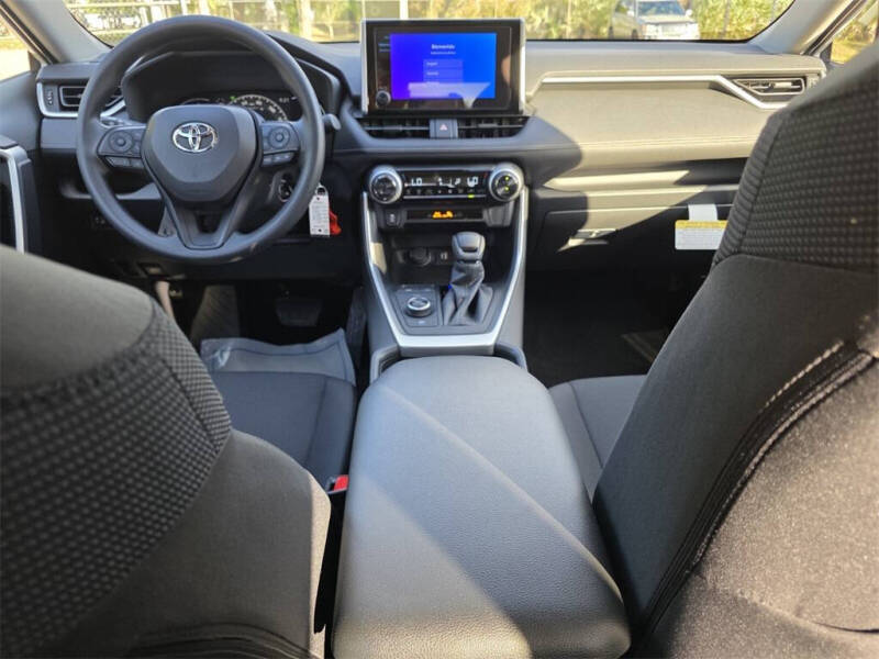 2025 Toyota RAV4 Hybrid LE