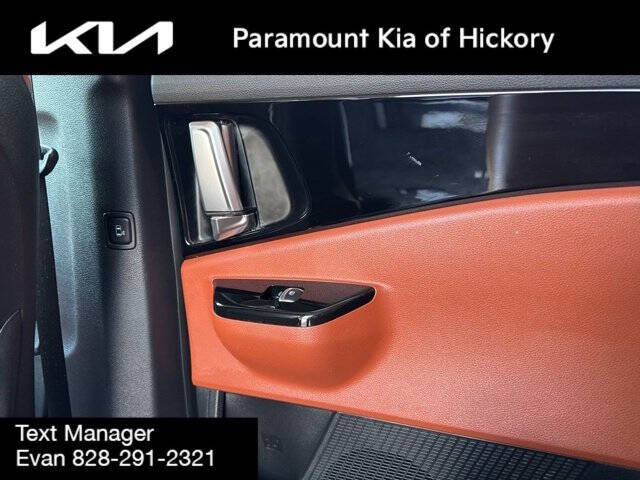 2024 Kia Carnival SX