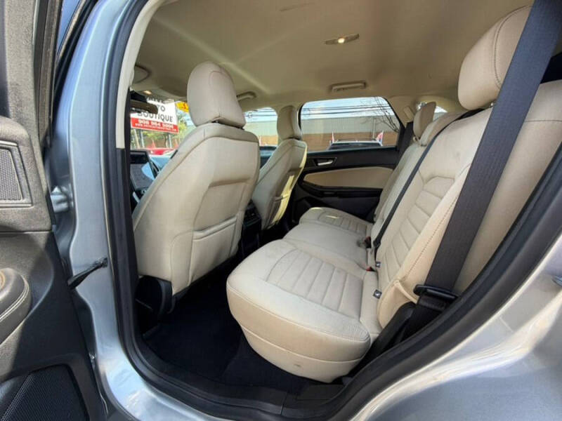 2022 Ford Edge SE