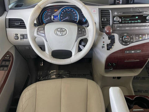 2013 Toyota Sienna
