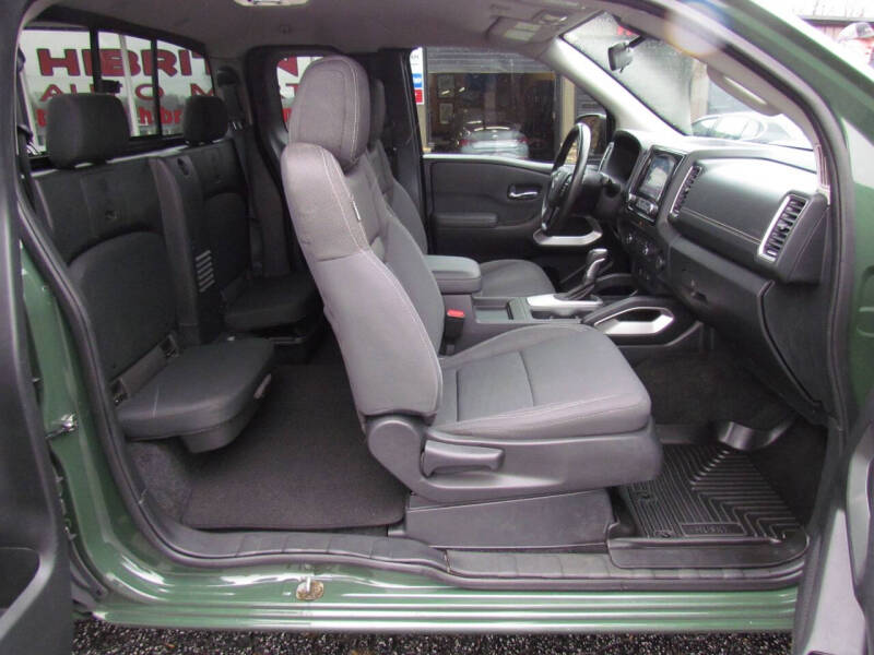 2022 Nissan Frontier SV