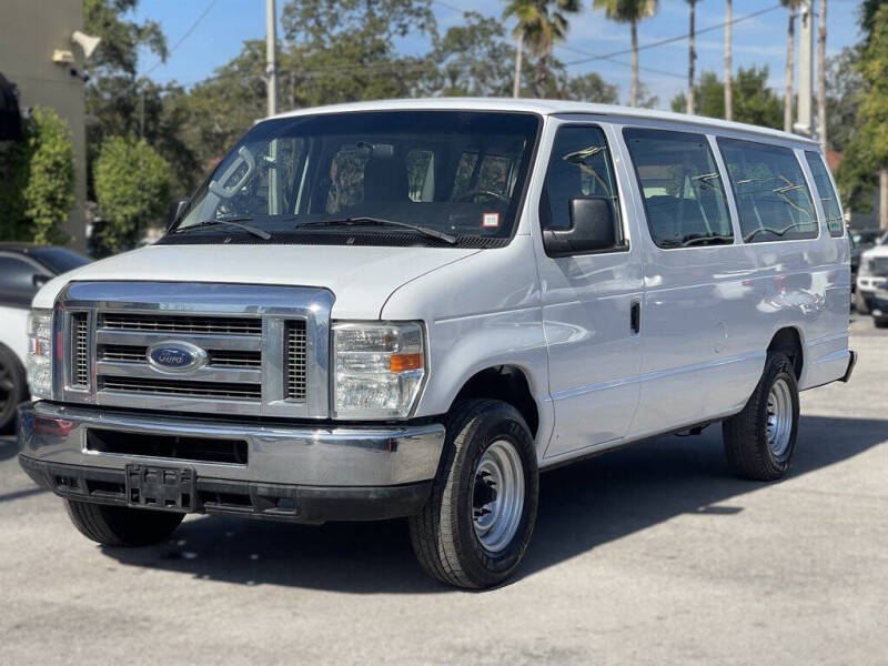 2011 Ford E-Series E-350 SD XLT