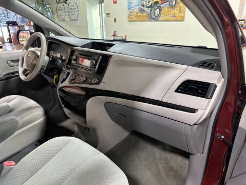 2012 Toyota Sienna
