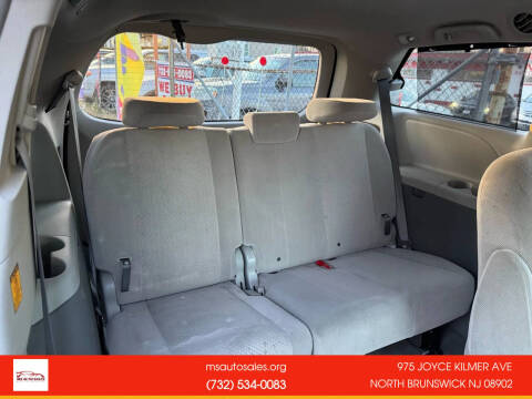 2012 Toyota Sienna LE 7-Passenger