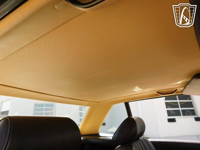 1987 Mercedes-Benz 560-Class 560 SL