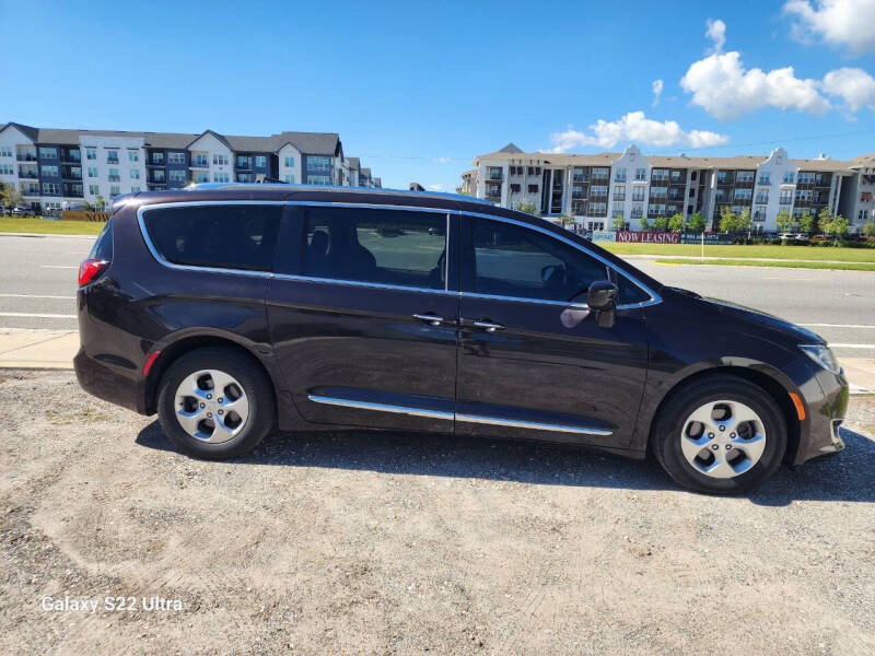 2017 Chrysler Pacifica Touring-L Plus