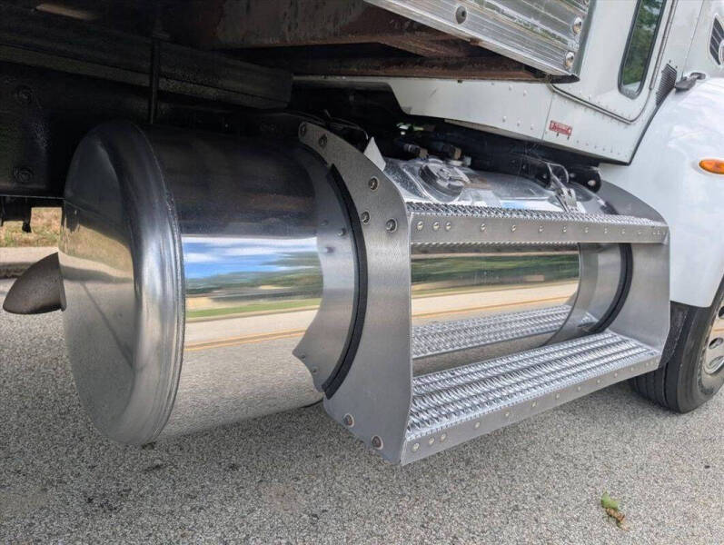 2007 Peterbilt 335