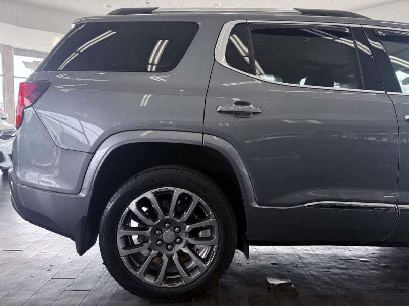 2022 GMC Acadia Denali