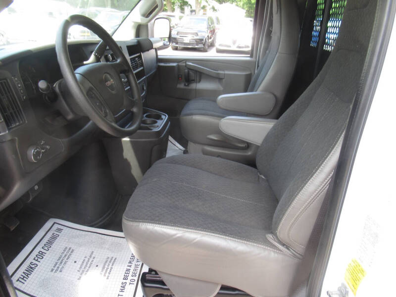 2025 GMC Savana 2500