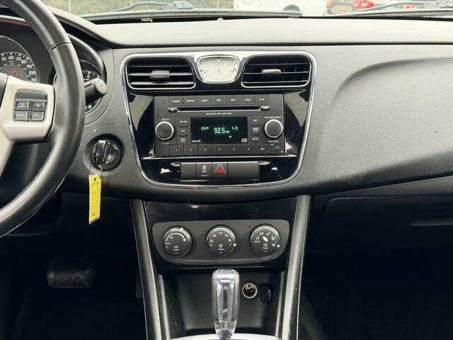 2012 Chrysler 200 Touring