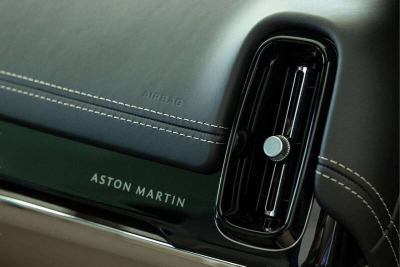 2025 Aston Martin DBX 707