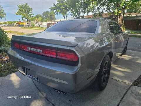2014 Dodge Challenger SXT