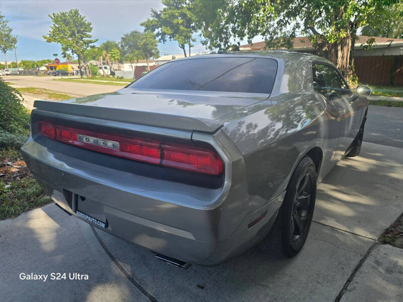 2014 Dodge Challenger SXT
