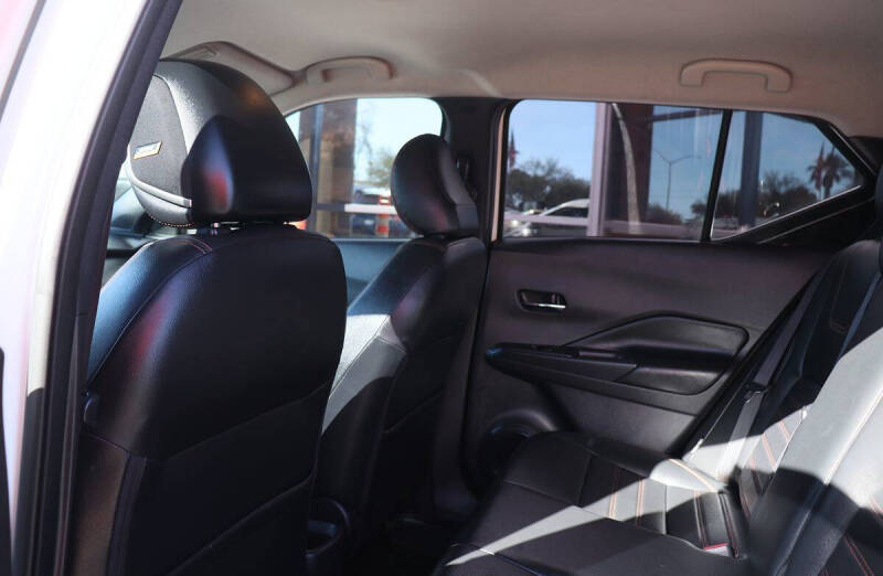 2020 Nissan Kicks SR