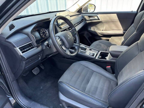 2024 Mitsubishi Outlander SE