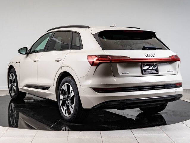 2021 Audi e-tron quattro Premium