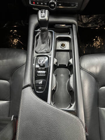 2018 Volvo S90 T5 Momentum