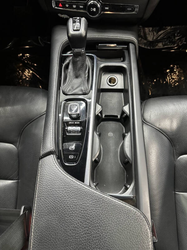 2018 Volvo S90 T5 Momentum