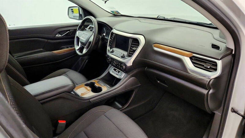 2020 GMC Acadia SLE