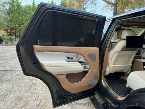 2025 Land Rover Range Rover P615 SV LWB