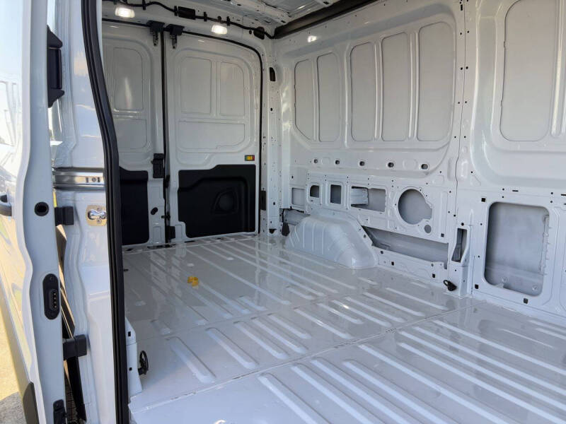 2025 Ford Transit 250
