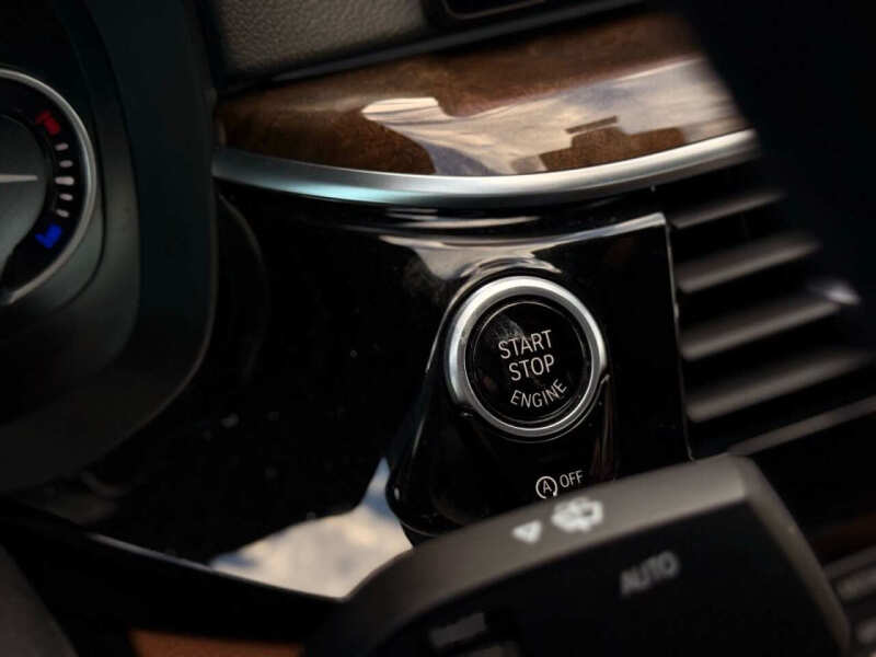 2019 BMW 5 Series 540i