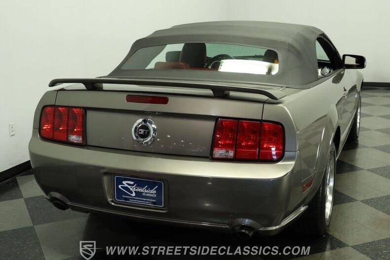 2005 Ford Mustang