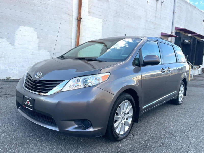 2014 Toyota Sienna LE 7-Passenger