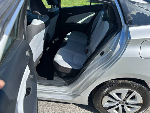 2016 Toyota Prius Three