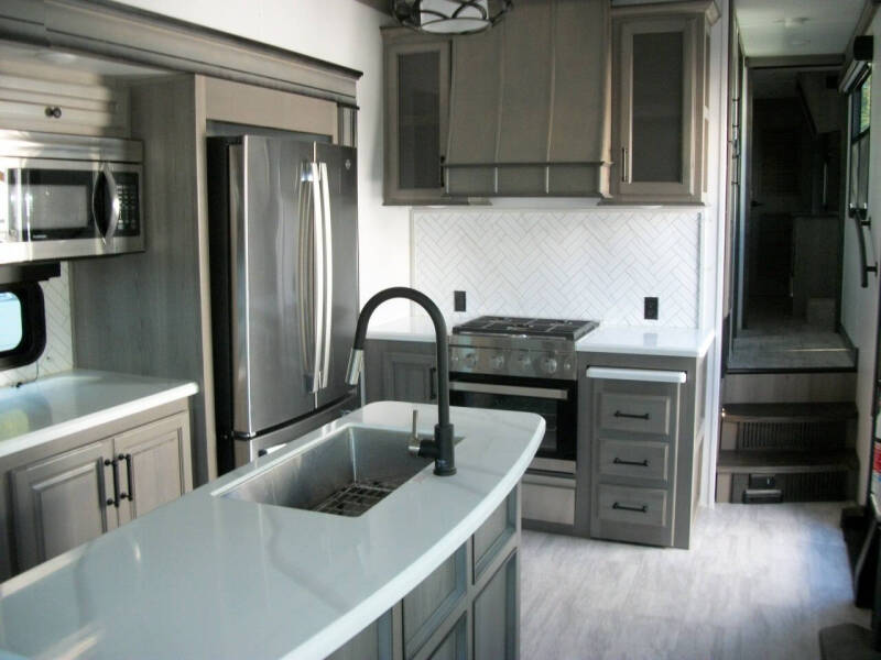 2023 Keystone RV Montana 3231CK