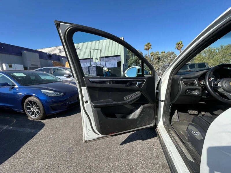 2015 Porsche Macan S