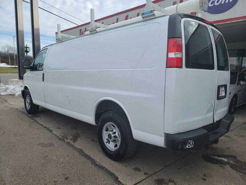 2017 GMC Savana 2500