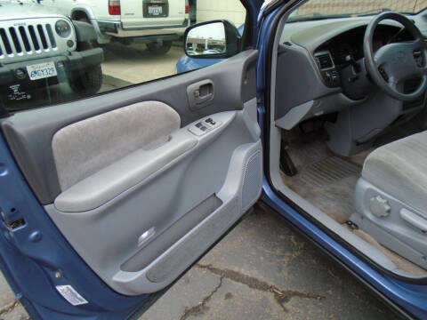 2000 Toyota Sienna LE