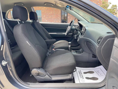 2009 Hyundai Accent SE